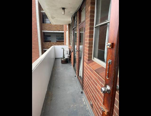 2 BEDROOM FLAT TO LET IN MORNINGSIDE